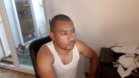 Snapshot of jamielonnas chatting on 14, 10, 2025 Jamie Lonnas online show from 14, 10, 2025