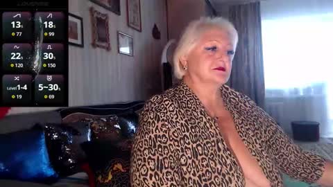 Snapshot of jane_beech chatting on 9, 10, 2025 JaneBeech online show from 9, 10, 2025