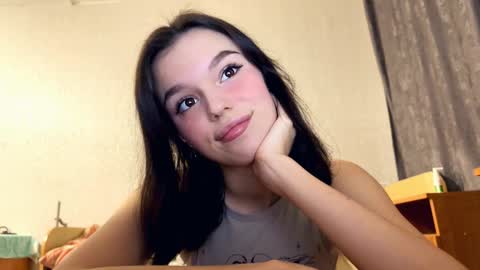 Snapshot of janethcensky chatting on 25, 11, 2025 Aleksia online show from 25, 11, 2025