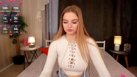 Day Alice Night Stella online show from 14, 12, 2024