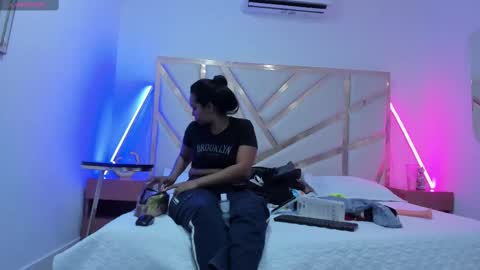 Snapshot of janna_foxx chatting on 3, 11, 2025 Janna online show from 3, 11, 2025