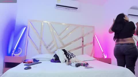 Snapshot of janna_foxx chatting on 7, 11, 2025 Janna online show from 7, 11, 2025