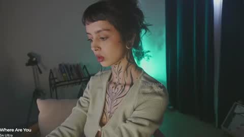 Snapshot of janne_maybe chatting on 23, 6, 2026 jmaybe e online show from 23, 6, 2026