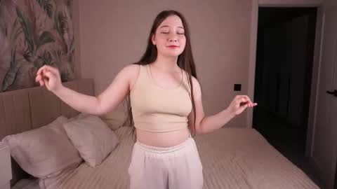 Isabella online show from 11, 10, 2025