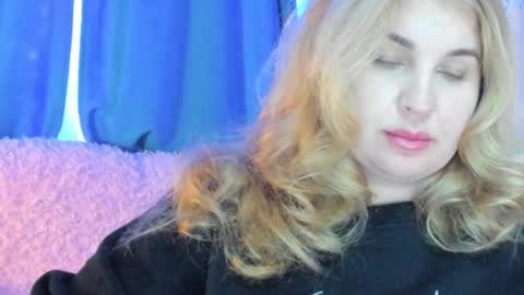 Snapshot of jansylines chatting on 5, 2, 2025 JansyLines online show from 5, 2, 2025