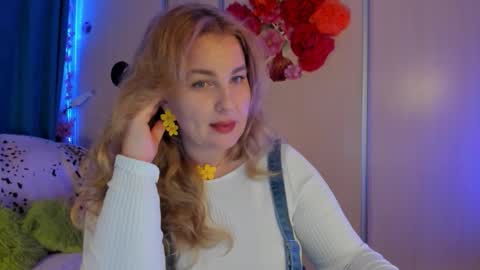 Snapshot of jansylines chatting on 13, 9, 2025 JansyLines online show from 13, 9, 2025