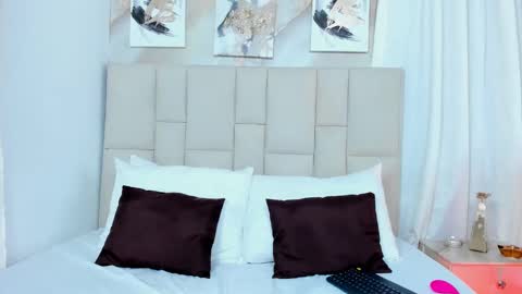 Jaslyn online show from 12, 12, 2024