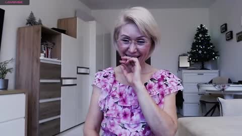 Jasmin room for people 40 online show from 19, 12, 2024