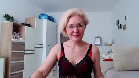 Snapshot of jasmin18v chatting on 15, 2, 2026 Jasmin room for people 40 online show from 15, 2, 2026