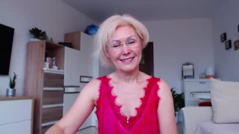 Snapshot of jasmin18v chatting on 22, 2, 2026 Jasmin room for people 40 online show from 22, 2, 2026