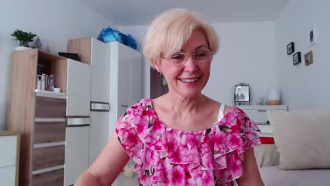 Snapshot of jasmin18v chatting on 26, 2, 2026 Jasmin room for people 40 online show from 26, 2, 2026