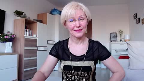 Snapshot of jasmin18v chatting on 4, 3, 2026 Jasmin room for people 40 online show from 4, 3, 2026