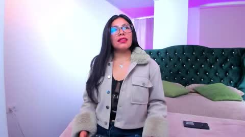 Snapshot of jasmin40 chatting on 11, 9, 2025 jasmin40 online show from 11, 9, 2025