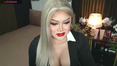 Snapshot of jasmine_brandy chatting on 8, 9, 2025 Jasmine Brandy online show from 8, 9, 2025