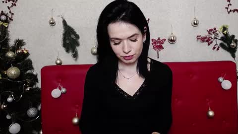 JasmineKouch online show from 17, 1, 2025