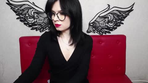 JasmineKouch online show from 8, 2, 2025