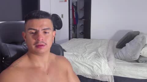 JBrooksXx online show from 19, 1, 2025