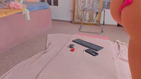 JassyeJoy online show from 31, 10, 2025