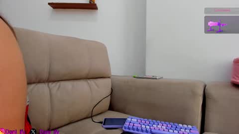 Snapshot of javi_8812 chatting on 21, 11, 2025 dani and javi online show from 21, 11, 2025