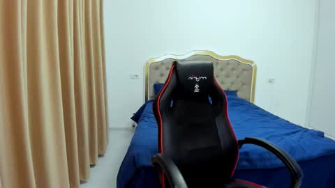 Snapshot of javicute4u chatting on 2, 10, 2025 Javi online show from 2, 10, 2025