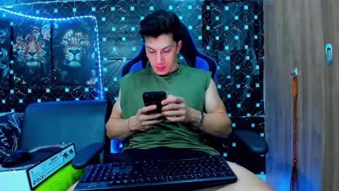 Snapshot of javiersexymann chatting on 12, 9, 2025 Javier online show from 12, 9, 2025