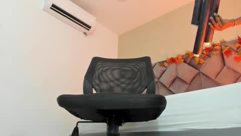 jax black online show from 8, 10, 2025