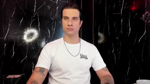 Snapshot of jayalvarrez_ chatting on 1, 8, 2026 Jay Alvarrez online show from 1, 8, 2026