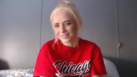 Snapshot of jaydenangel chatting on 15, 1, 2025 Blondie Queen Jayden online show from 15, 1, 2025