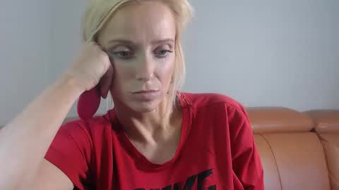 Snapshot of jaydenangel chatting on 28, 5, 2026 Blondie Queen Jayden online show from 28, 5, 2026