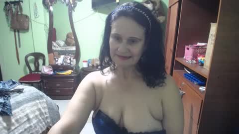 Snapshot of jazmin_rios chatting on 1, 10, 2025 jazmim online show from 1, 10, 2025