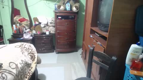 Snapshot of jazmin_rios chatting on 20, 10, 2025 jazmim online show from 20, 10, 2025