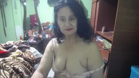 Snapshot of jazmin_rios chatting on 30, 10, 2025 jazmim online show from 30, 10, 2025
