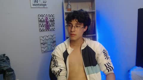Snapshot of jeam_hot chatting on 12, 1, 2025 jeam_hot online show from 12, 1, 2025