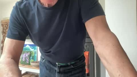 Snapshot of jeeves200 chatting on 6, 3, 2026 Sensual Jeeves online show from 6, 3, 2026