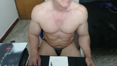 Snapshot of jefmuscletw chatting on 12, 10, 2025 brayam online show from 12, 10, 2025