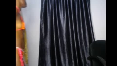 Snapshot of jellybelly7 chatting on 25, 10, 2025 Linda online show from 25, 10, 2025