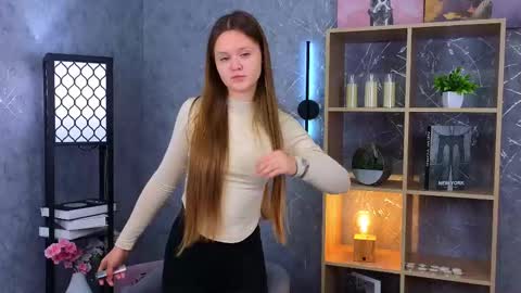 Snapshot of jenellmiyamoto chatting on 30, 9, 2025 Bella online show from 30, 9, 2025