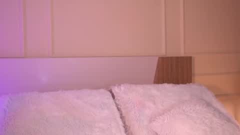 Isabella online show from 3, 10, 2025