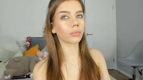 Dolly online show from 5, 3, 2025