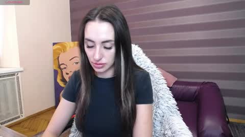 Snapshot of jeniferstone chatting on 4, 4, 2026 Kira online show from 4, 4, 2026