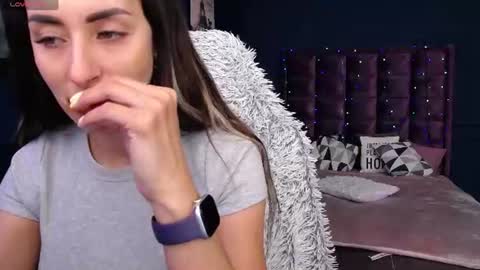 Snapshot of jeniferstone chatting on 27, 6, 2026 Kira online show from 27, 6, 2026