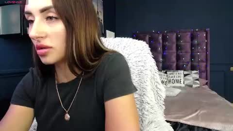 Snapshot of jeniferstone chatting on 1, 8, 2026 Kira online show from 1, 8, 2026