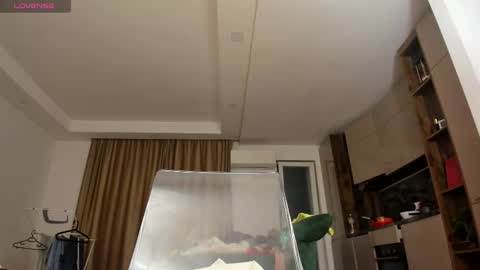 Jeniffer 100 online show from 20, 3, 2026