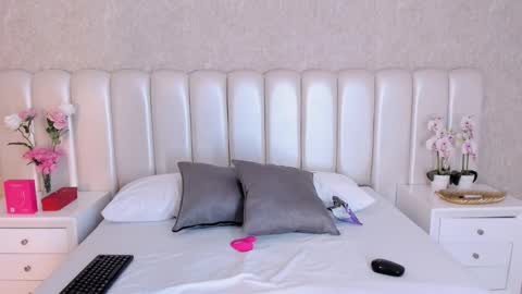 Snapshot of jenifferlopez_ chatting on 7, 11, 2025 Samanta online show from 7, 11, 2025