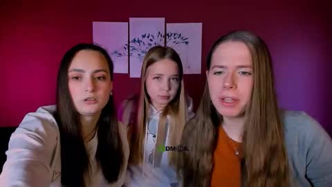 Snapshot of jenna_elayne chatting on 17, 12, 2025 jenna_elayne online show from 17, 12, 2025