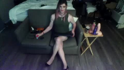 Jenna Cross online show from 25, 6, 2026
