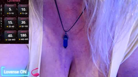 Snapshot of jennadeluxe chatting on 27, 11, 2025 Jenna online show from 27, 11, 2025