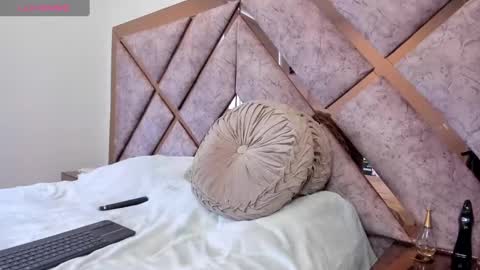 My name is LizzyNice to meet you online show from 12, 12, 2024