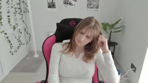 Snapshot of jenniestar chatting on 23, 4, 2026 Karla online show from 23, 4, 2026