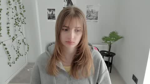 Snapshot of jenniestar chatting on 25, 4, 2026 Karla online show from 25, 4, 2026